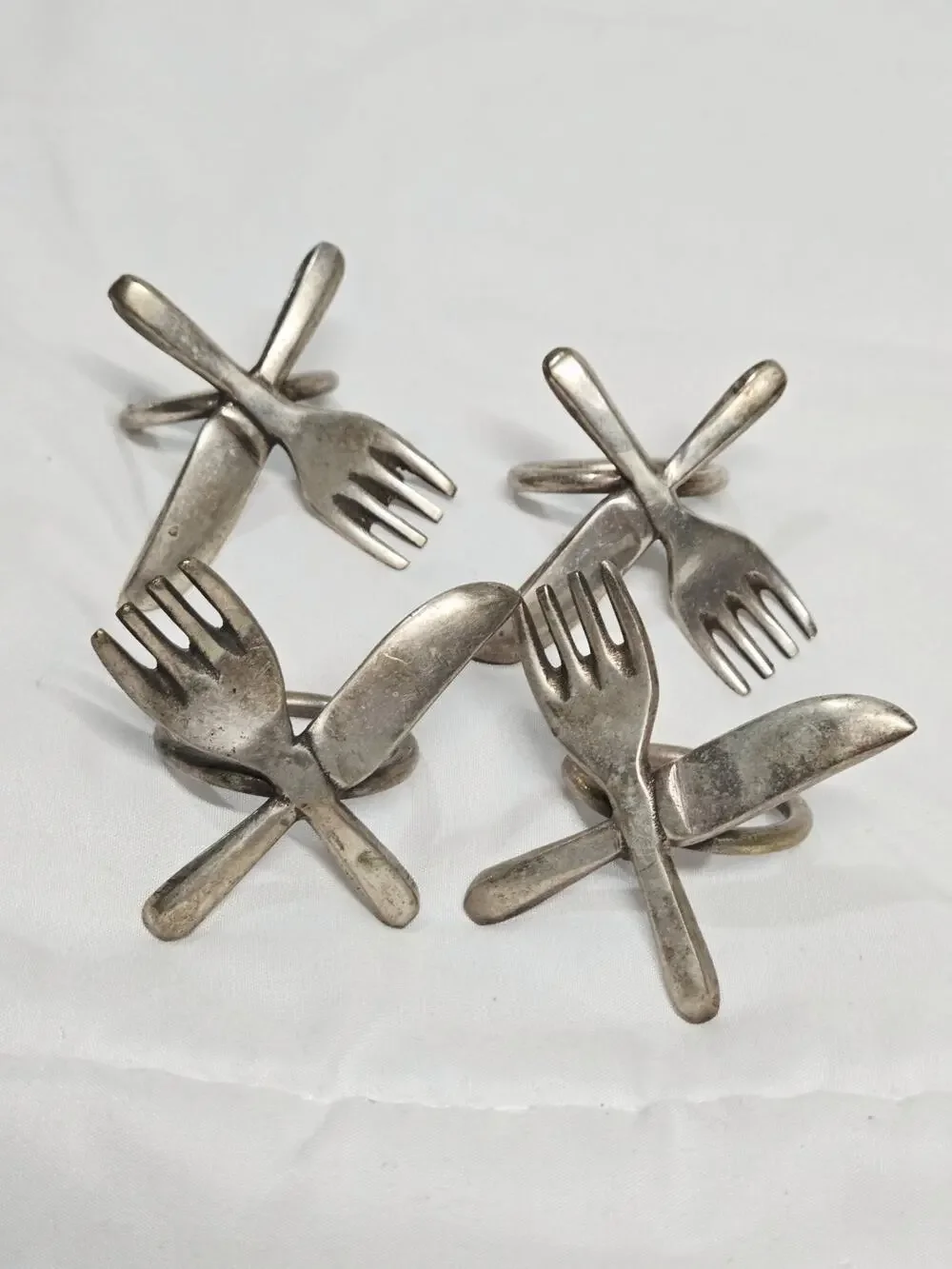 Set of 4 Silver Plated Knife and Fork Napkin Rings Vtg Art Decor Brass Antique